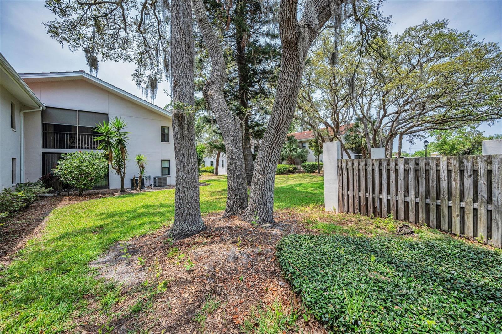 Image 42 of 62 For 300 Florida Avenue 200j