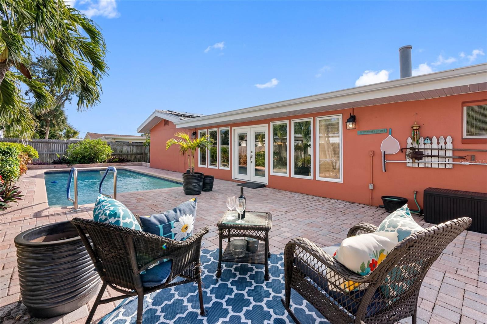 Listing photo id 8 for 5166 39th Street S