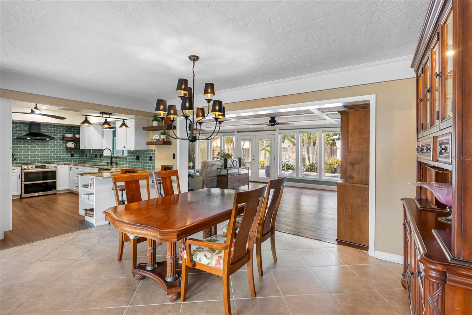 Listing photo id 16 for 5166 39th Street S