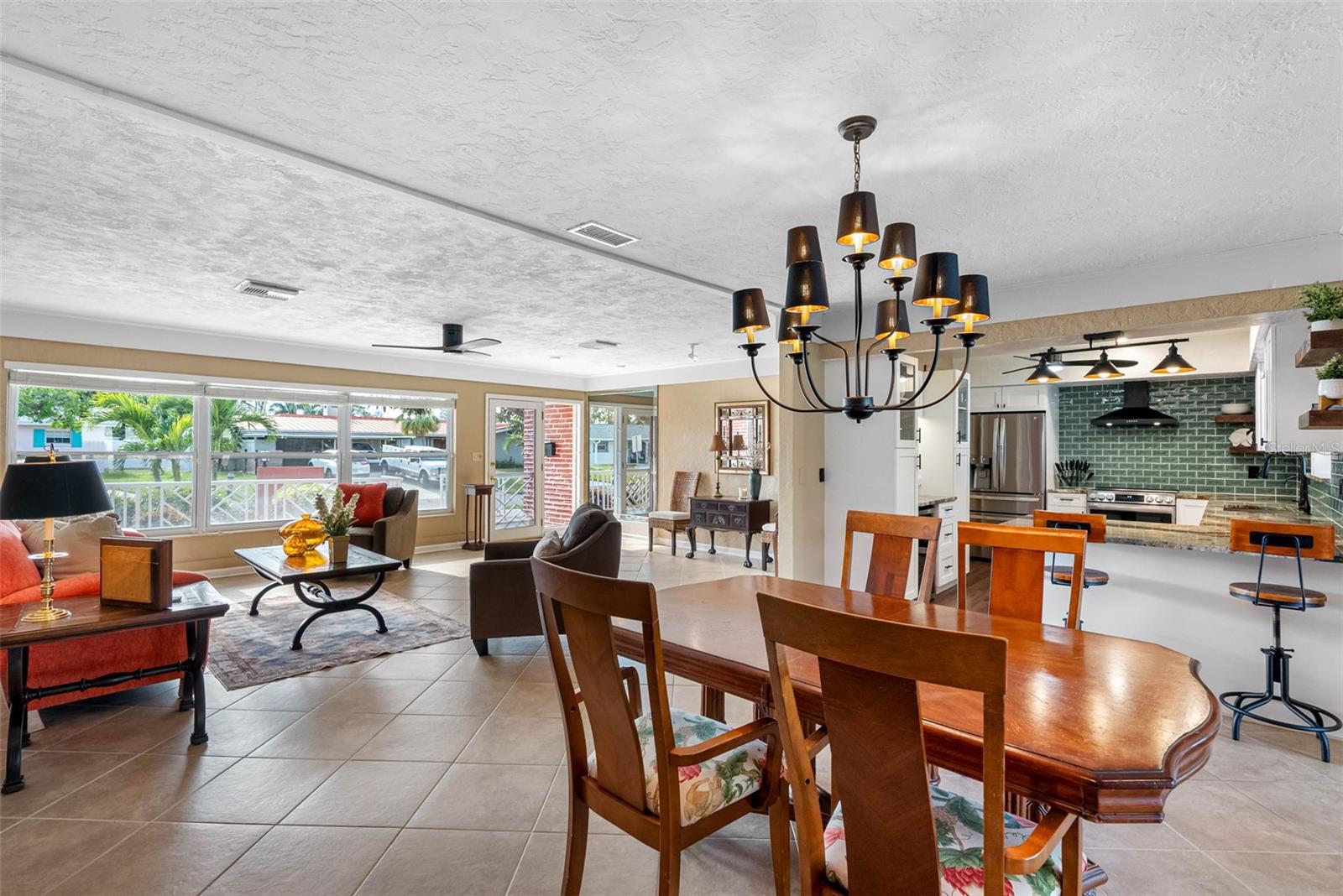 Listing photo id 17 for 5166 39th Street S