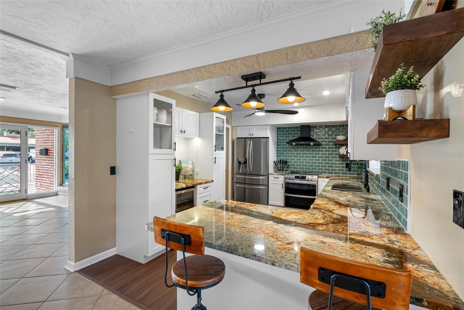 Listing photo id 18 for 5166 39th Street S