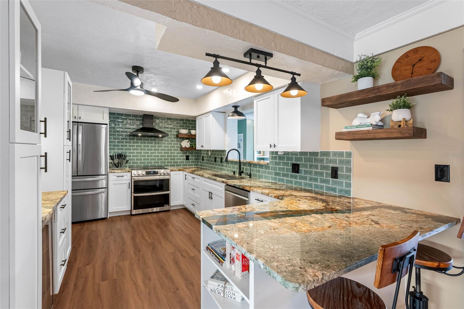 Listing photo id 20 for 5166 39th Street S