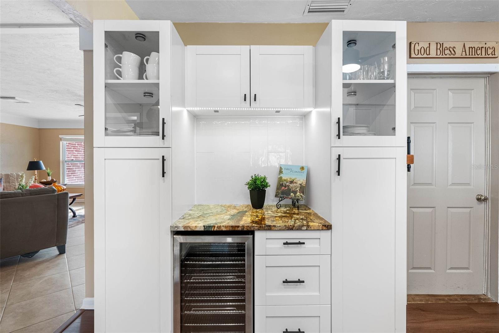 Listing photo id 22 for 5166 39th Street S