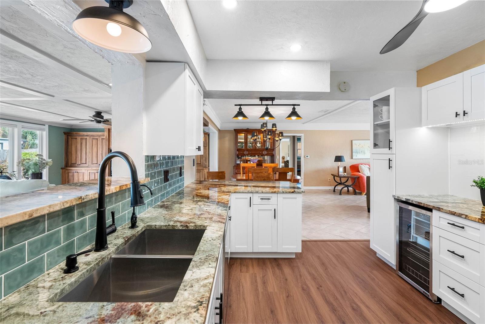Listing photo id 24 for 5166 39th Street S