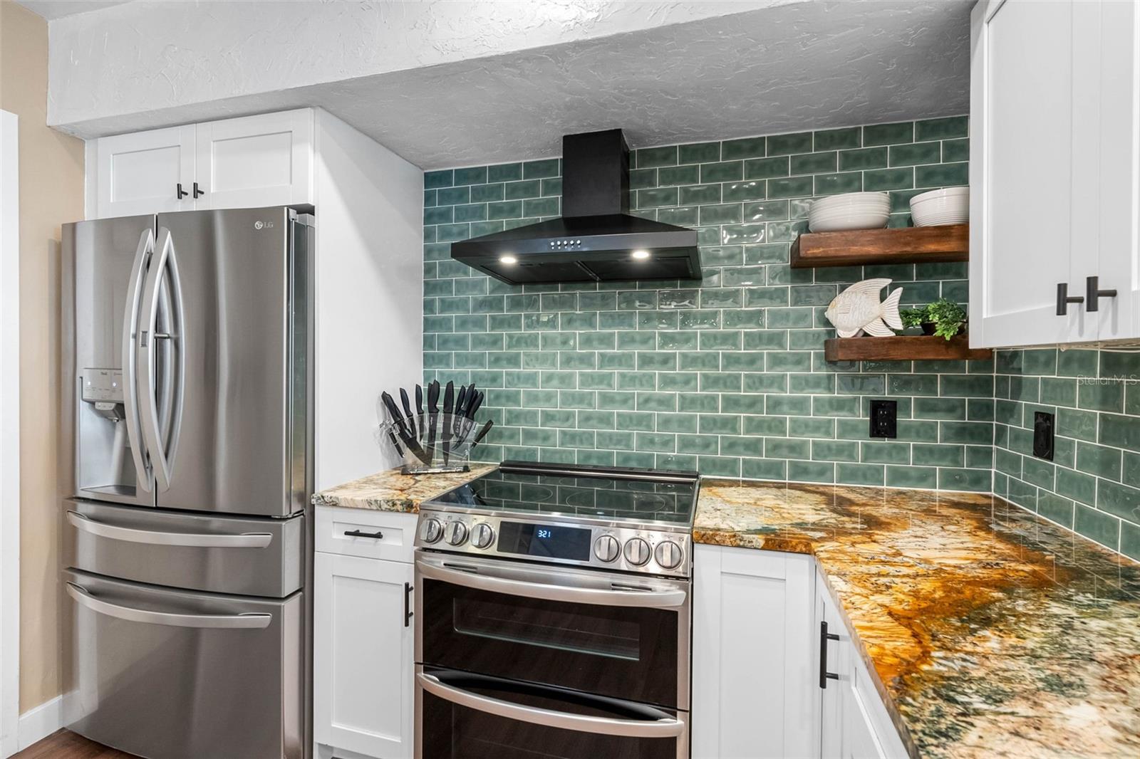Listing photo id 25 for 5166 39th Street S