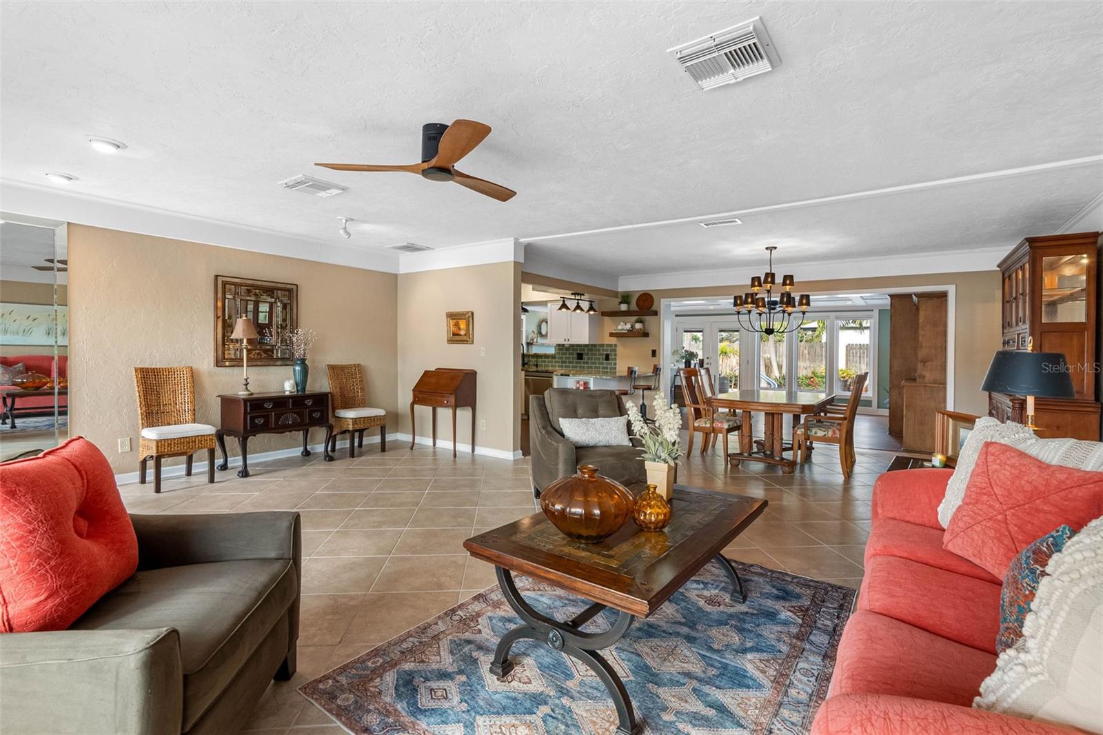 Listing photo id 26 for 5166 39th Street S