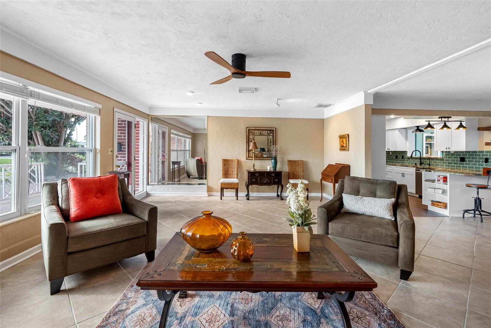 Listing photo id 27 for 5166 39th Street S