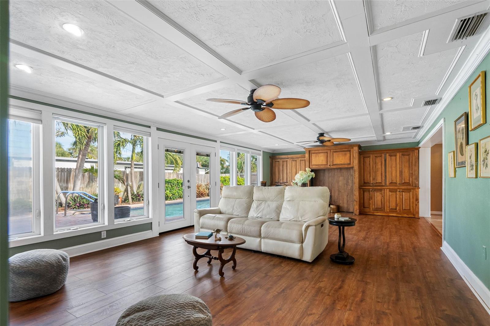Listing photo id 30 for 5166 39th Street S
