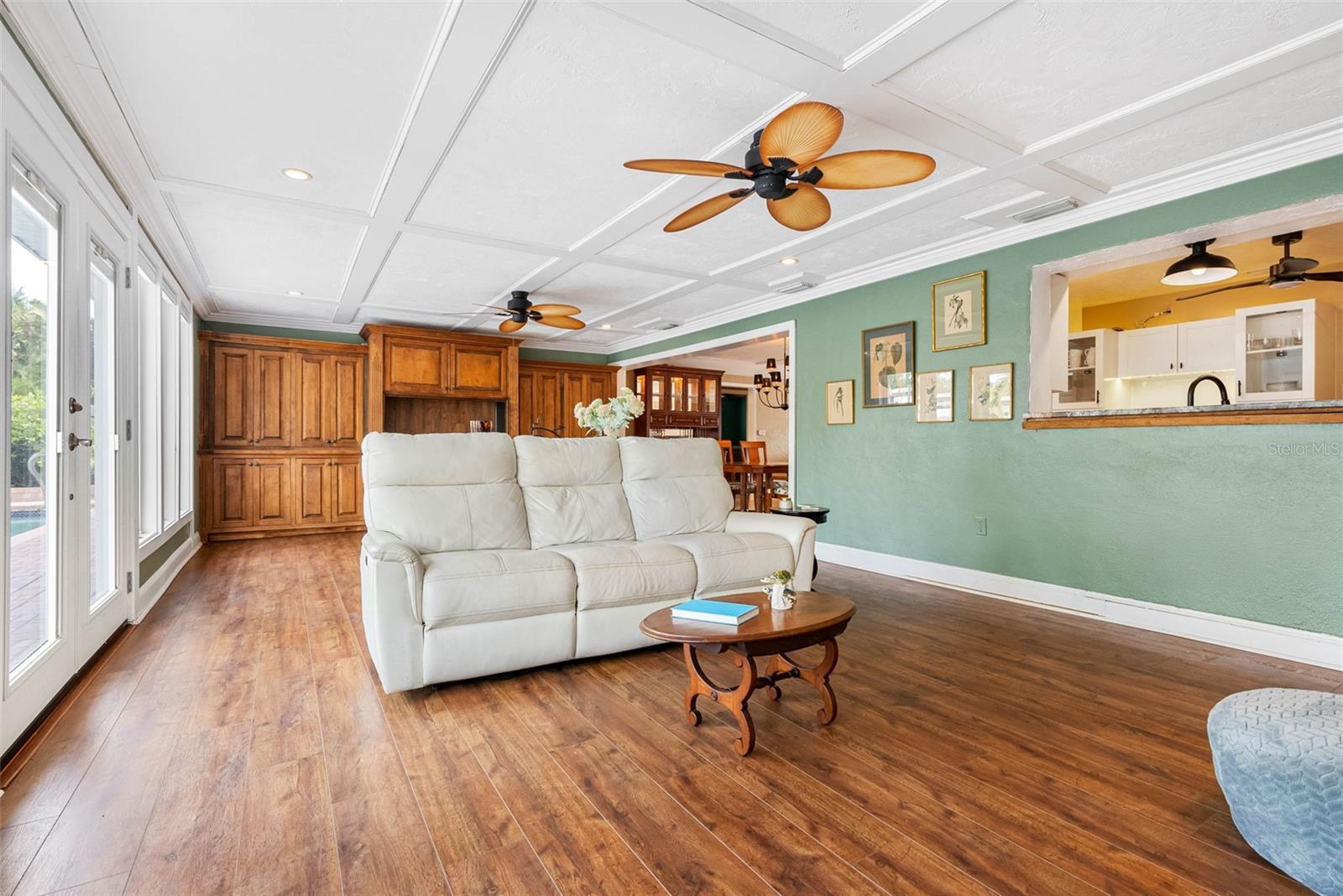 Listing photo id 31 for 5166 39th Street S