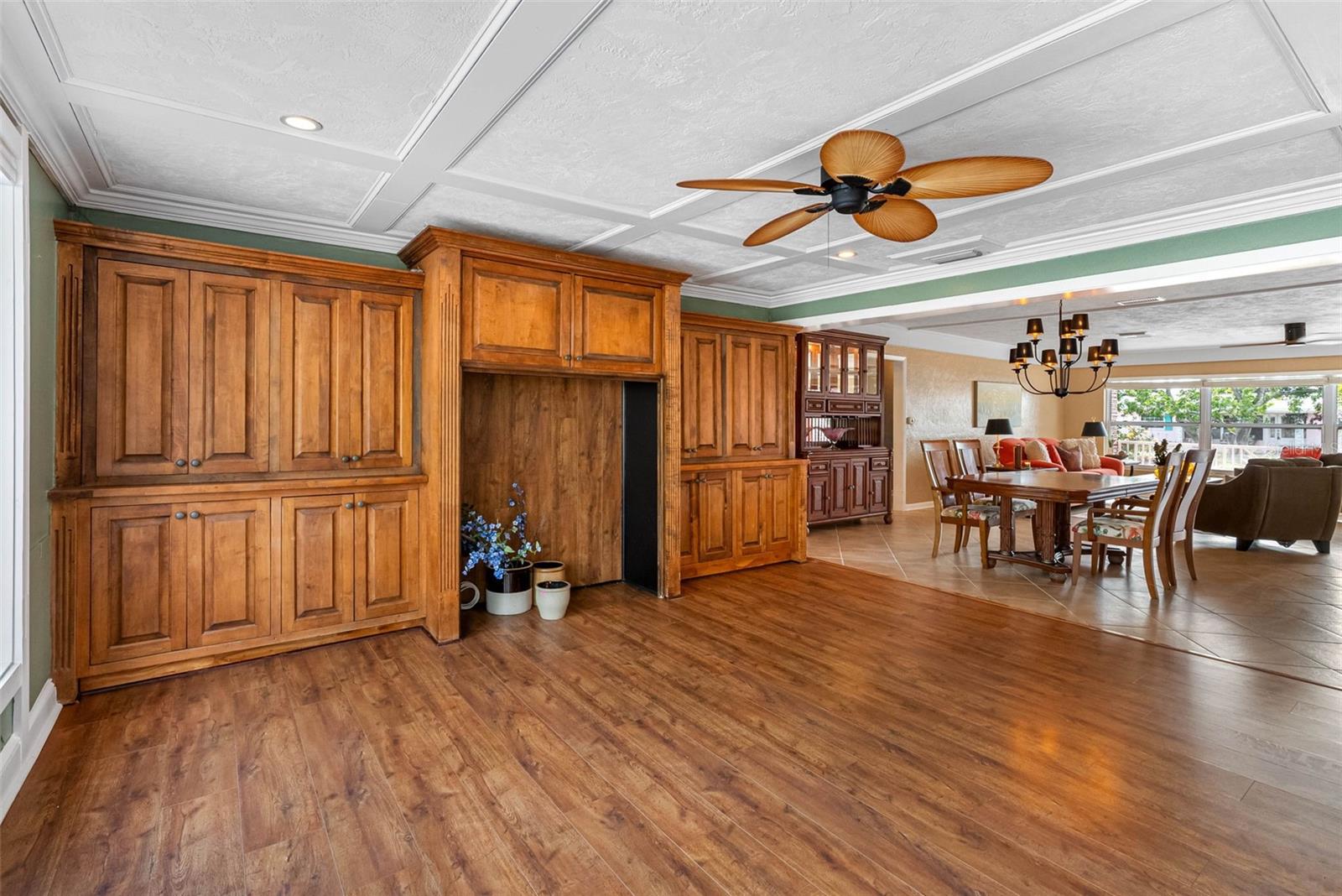 Listing photo id 32 for 5166 39th Street S
