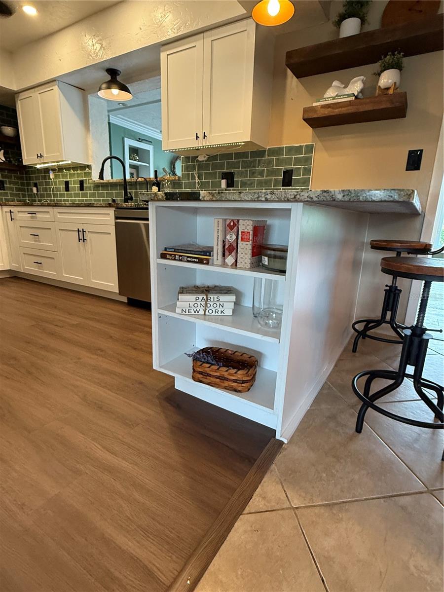 Listing photo id 53 for 5166 39th Street S