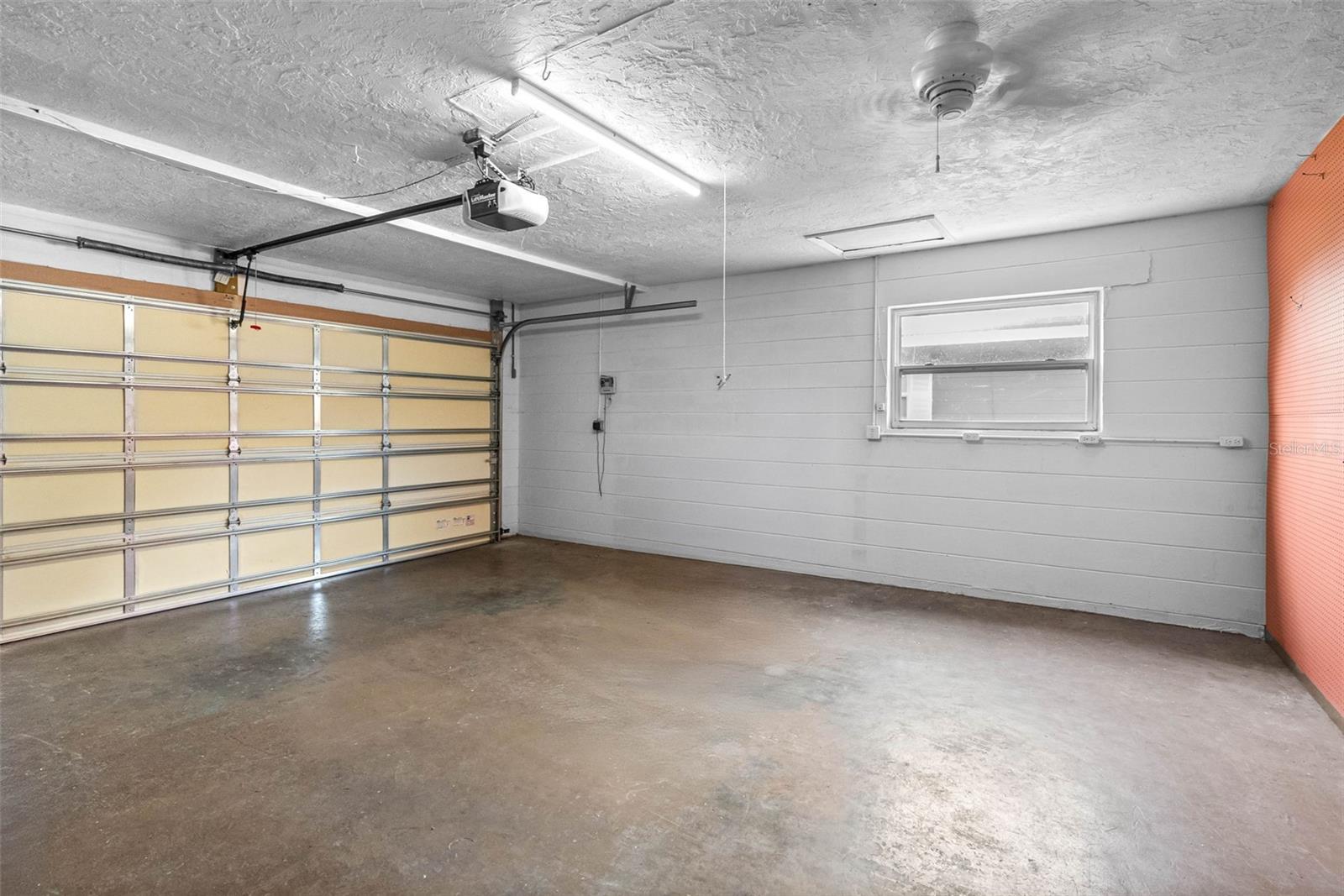 Listing photo id 58 for 5166 39th Street S