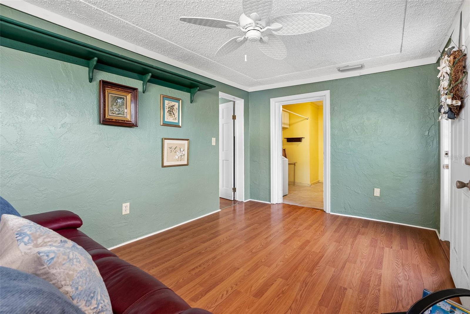 Listing photo id 61 for 5166 39th Street S
