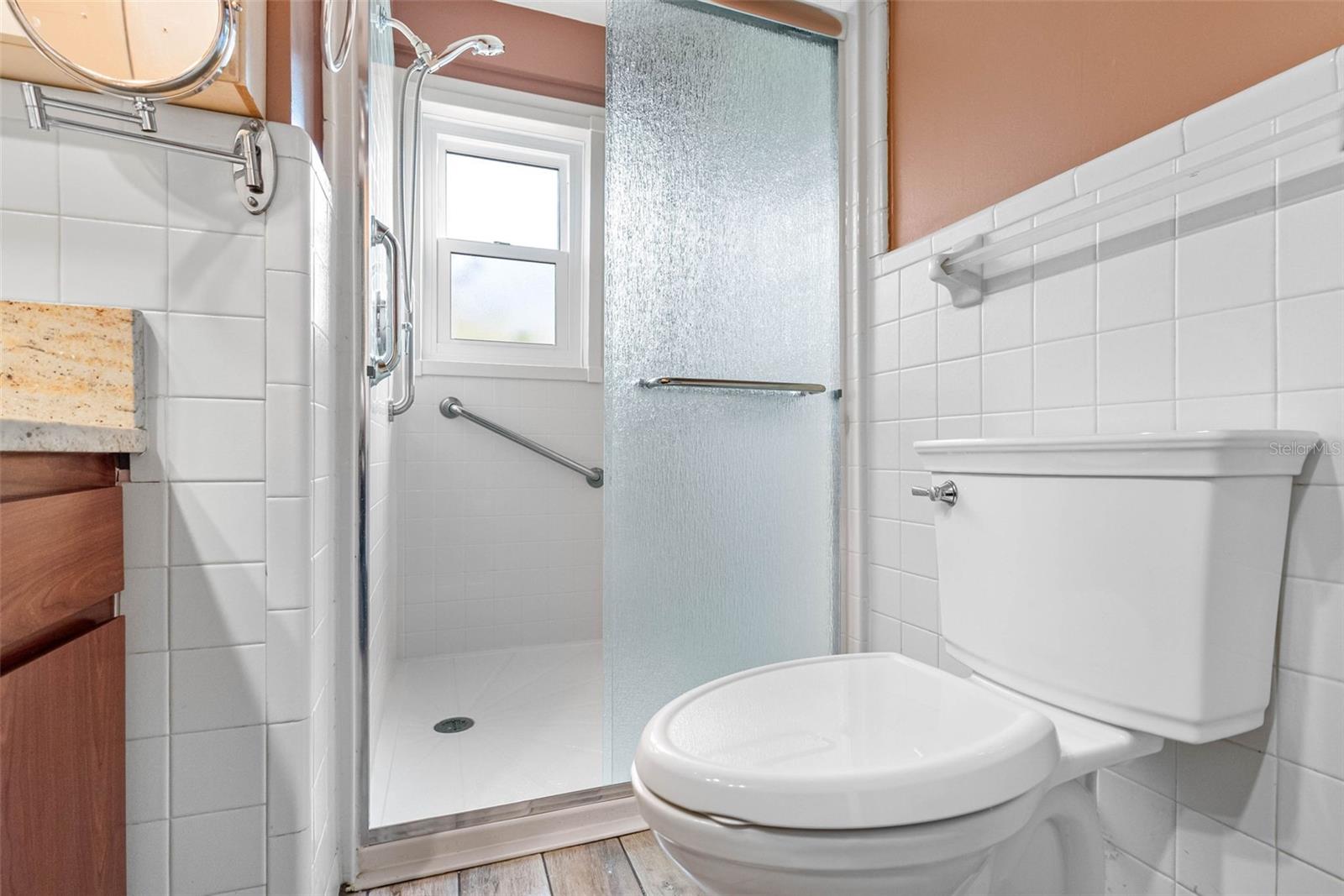 Listing photo id 63 for 5166 39th Street S