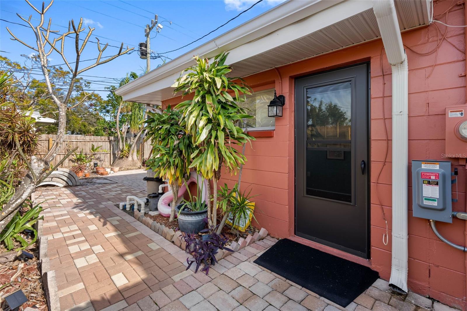 Listing photo id 5 for 5166 39th Street S