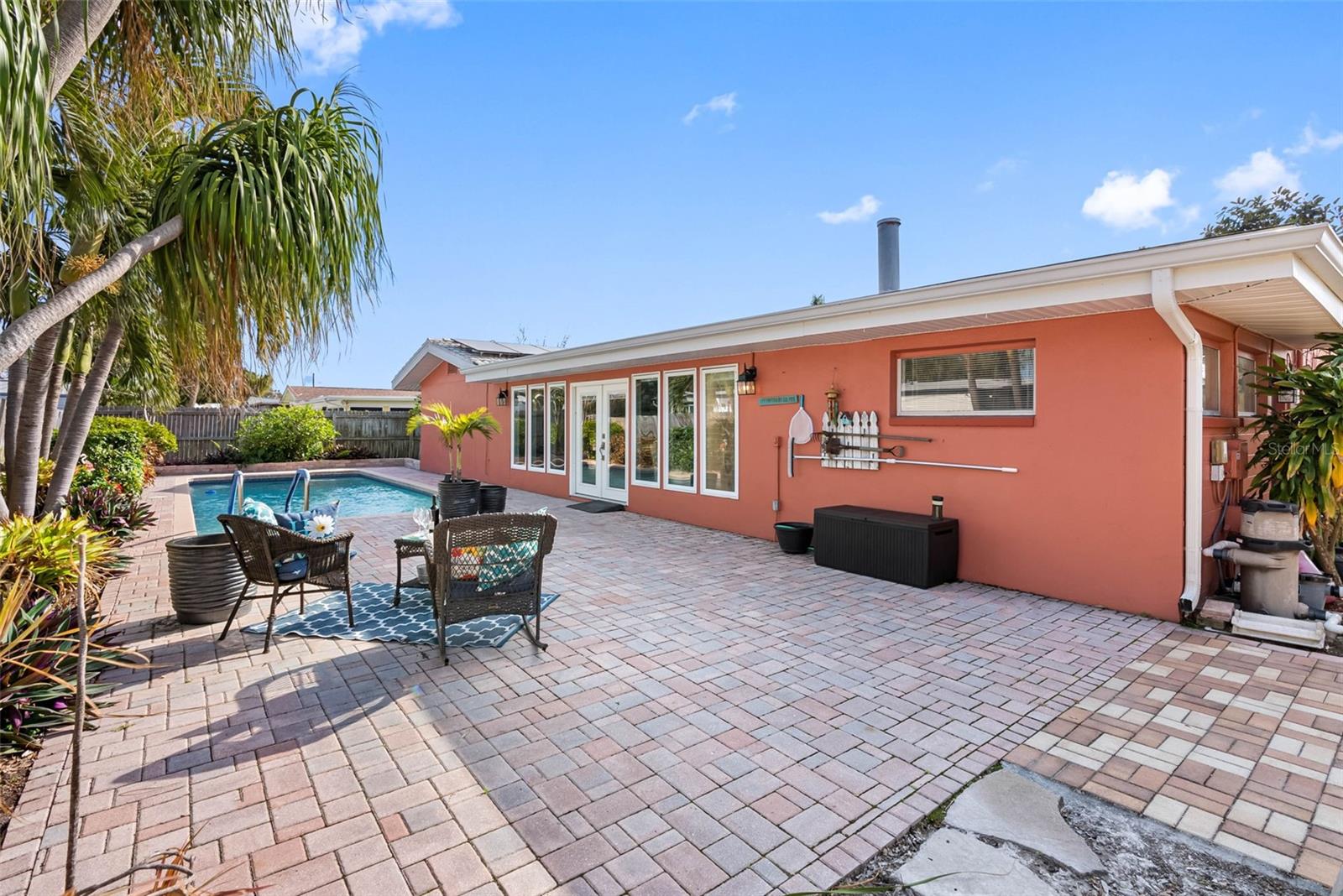 Listing photo id 7 for 5166 39th Street S