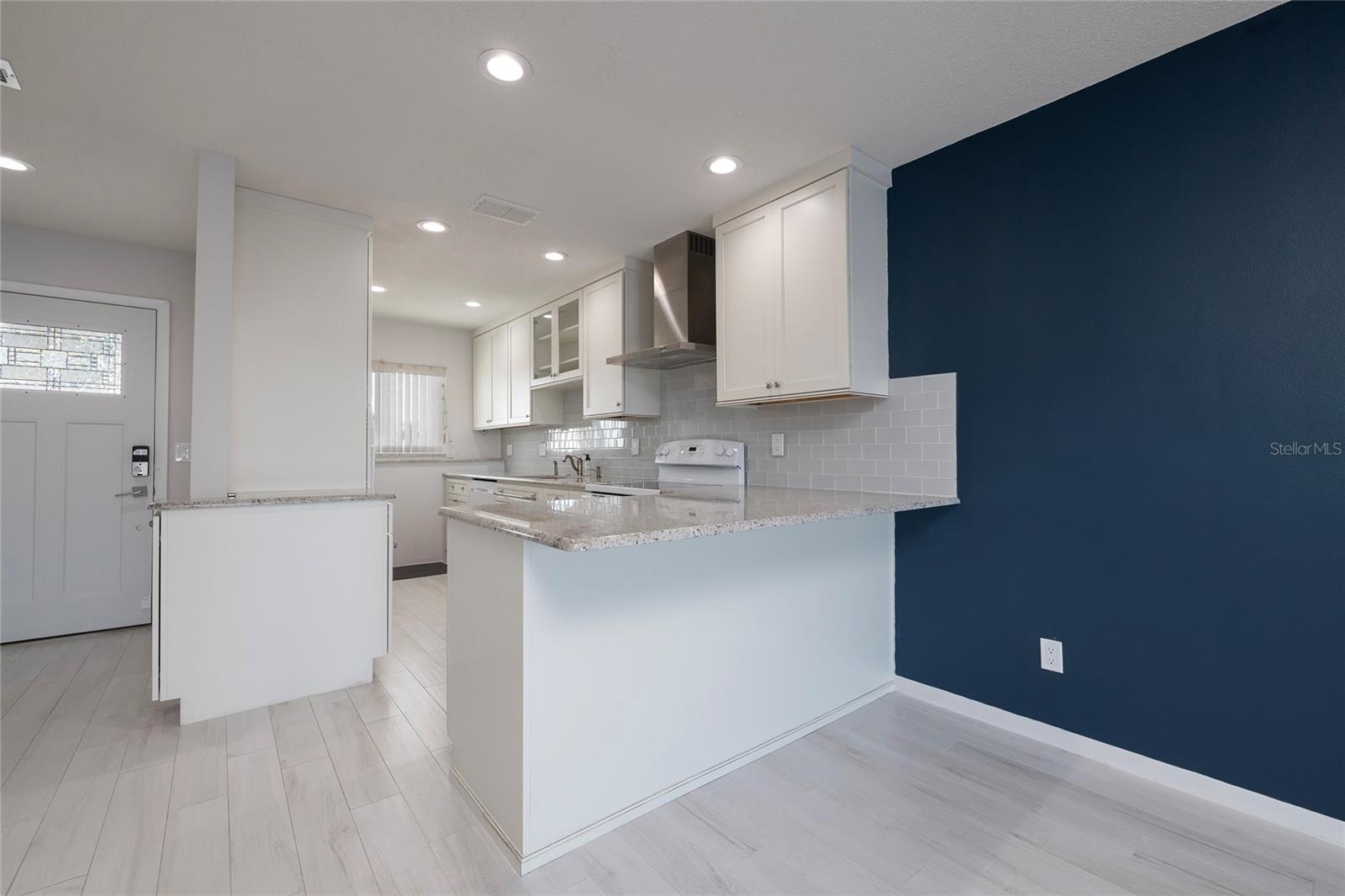 Image 4 of 20 For 770 Island Way N304