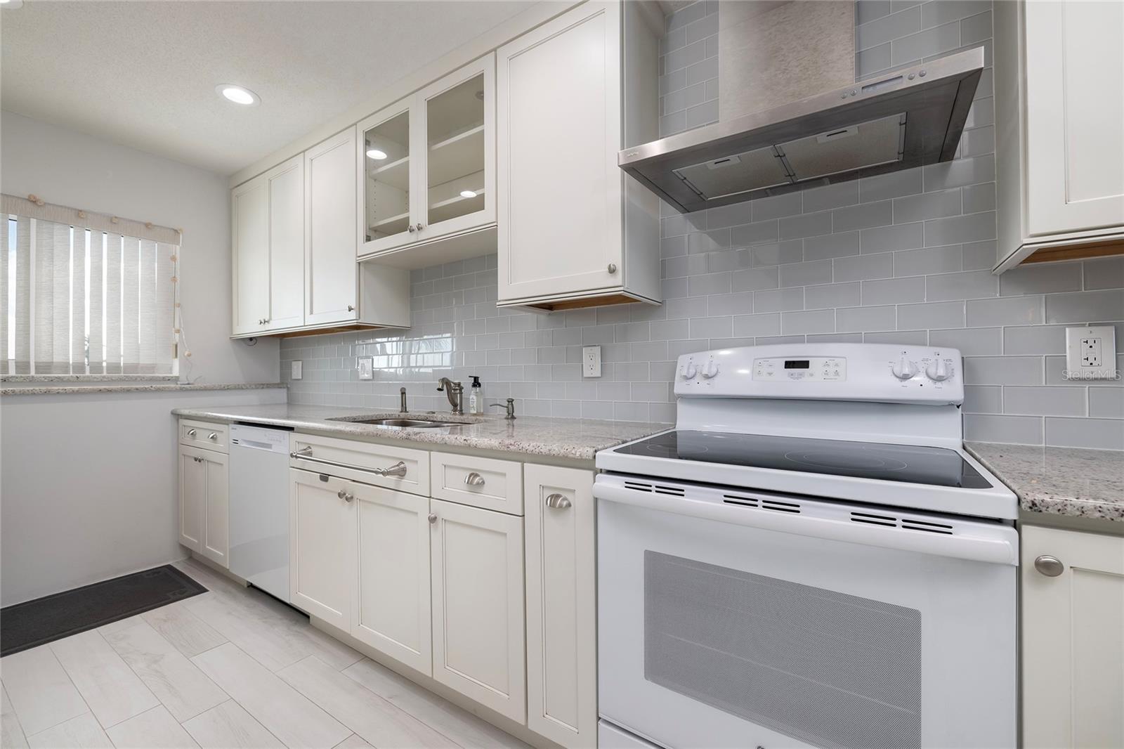 Image 5 of 20 For 770 Island Way N304