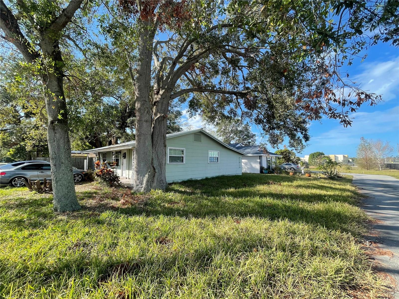 Image 16 of 31 For 701 54th Street S