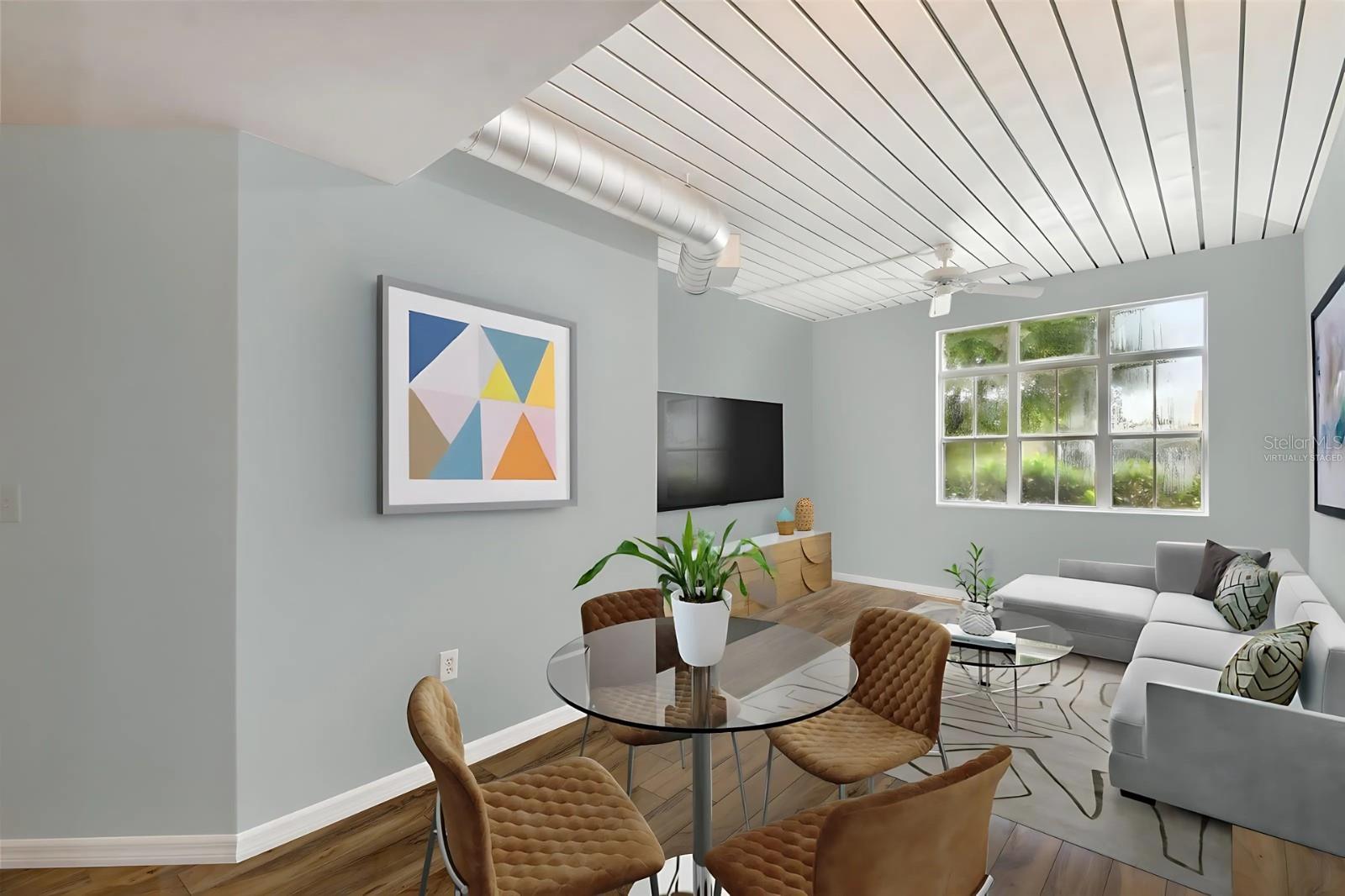 Image 4 of 41 For 2402 Azeele Street W 412