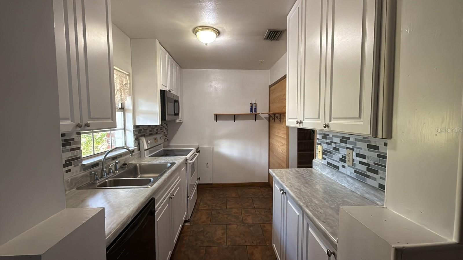 Image 15 of 39 For 37234 Jernstrom Lane