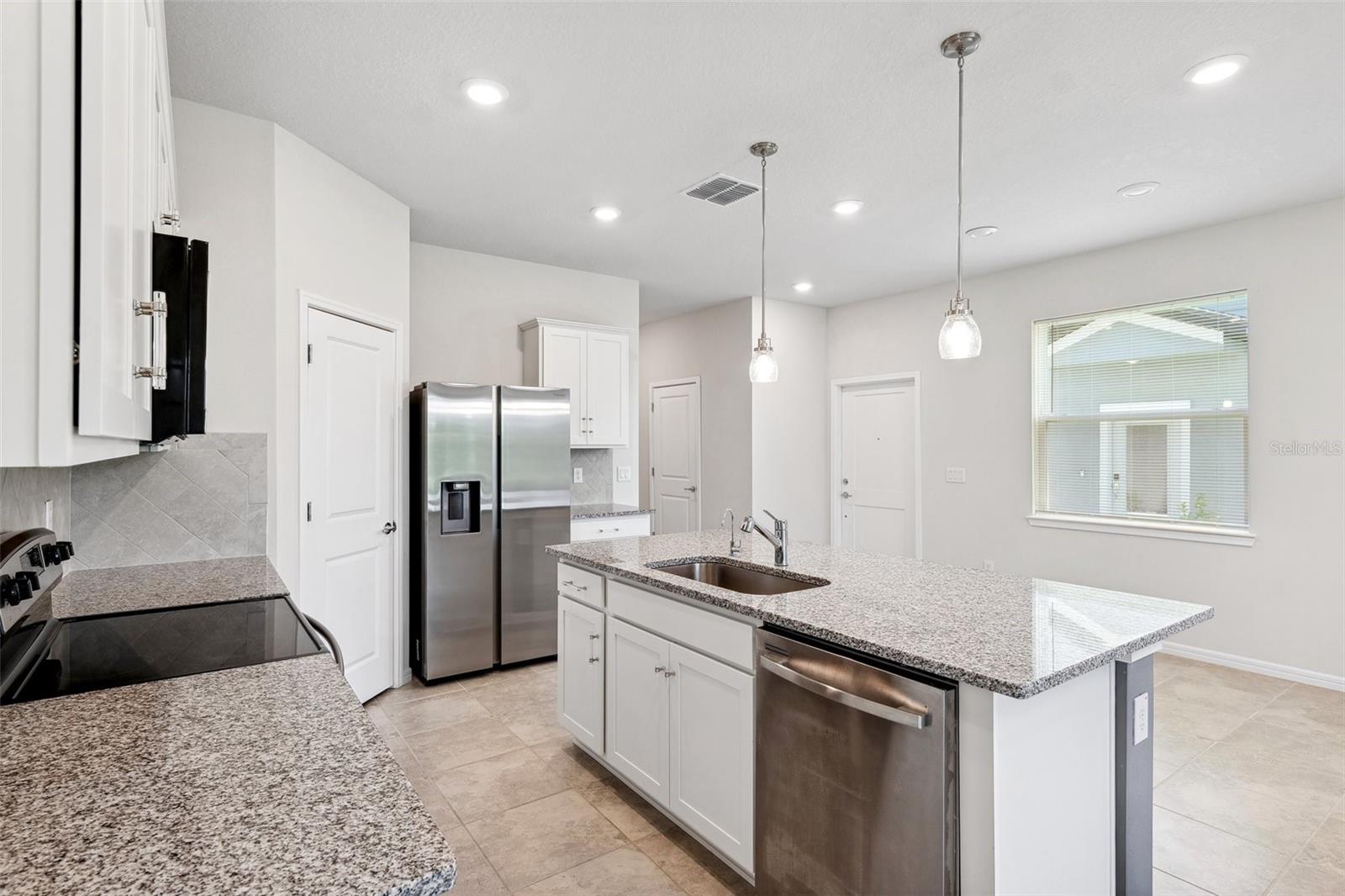 Image 11 of 41 For 5481 Elmview Crossing