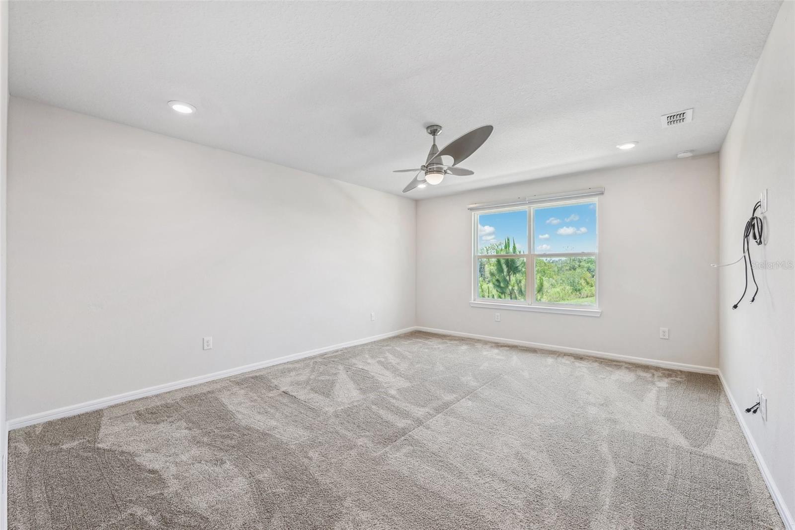 Image 18 of 41 For 5481 Elmview Crossing