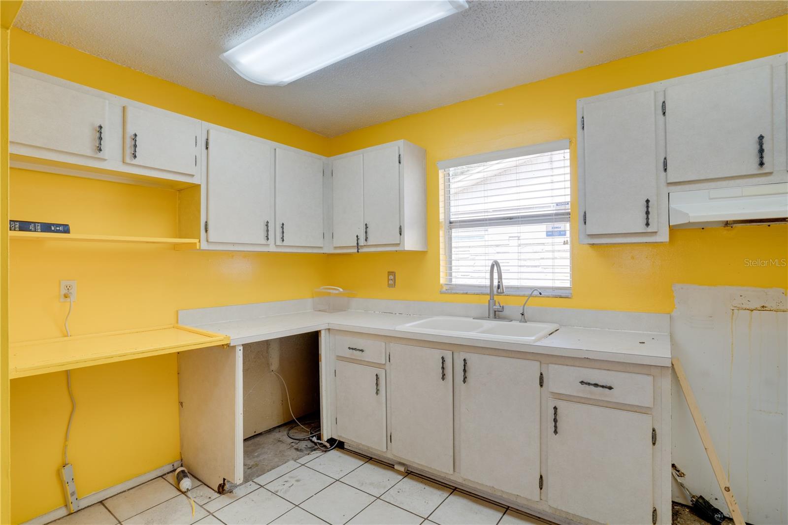 Image 10 of 35 For 8277 82nd Avenue N