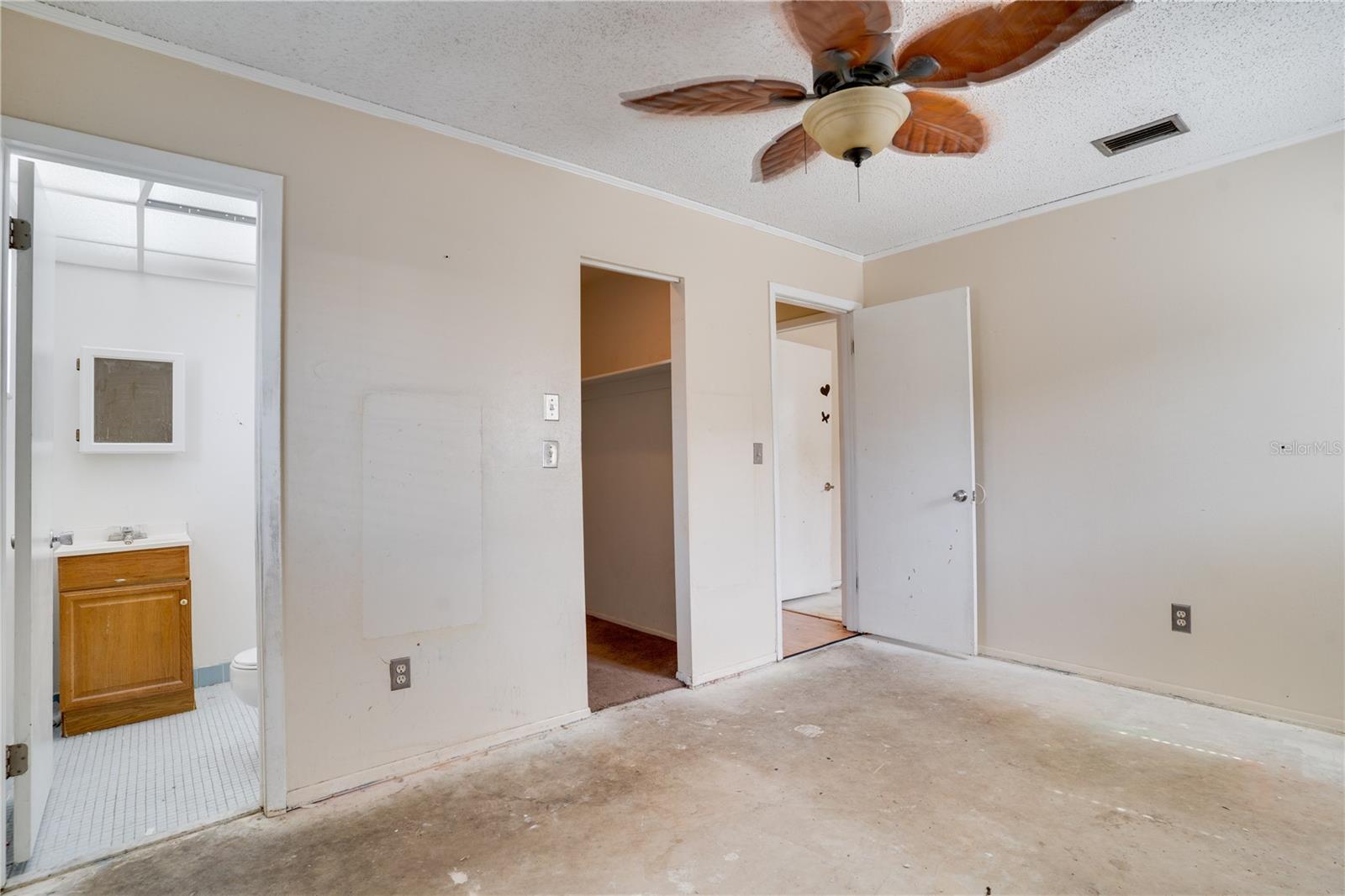 Image 14 of 35 For 8277 82nd Avenue N