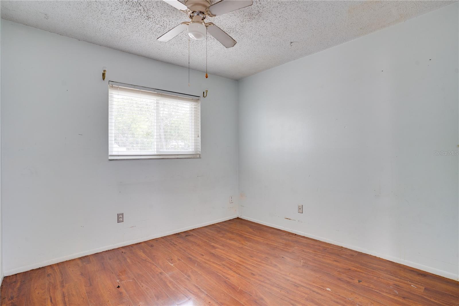 Image 19 of 35 For 8277 82nd Avenue N