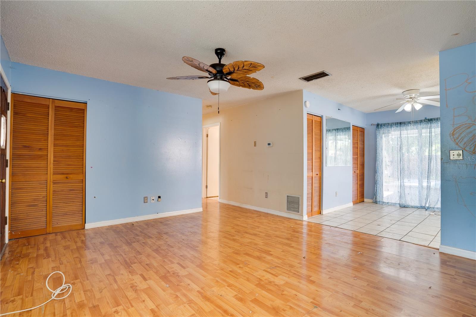 Image 8 of 35 For 8277 82nd Avenue N