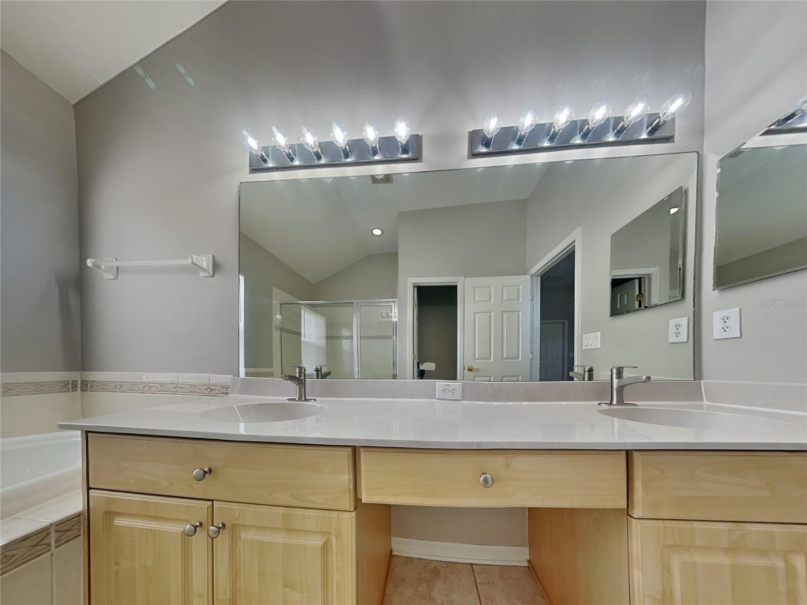 Image 11 of 23 For 5547 Braddock Drive