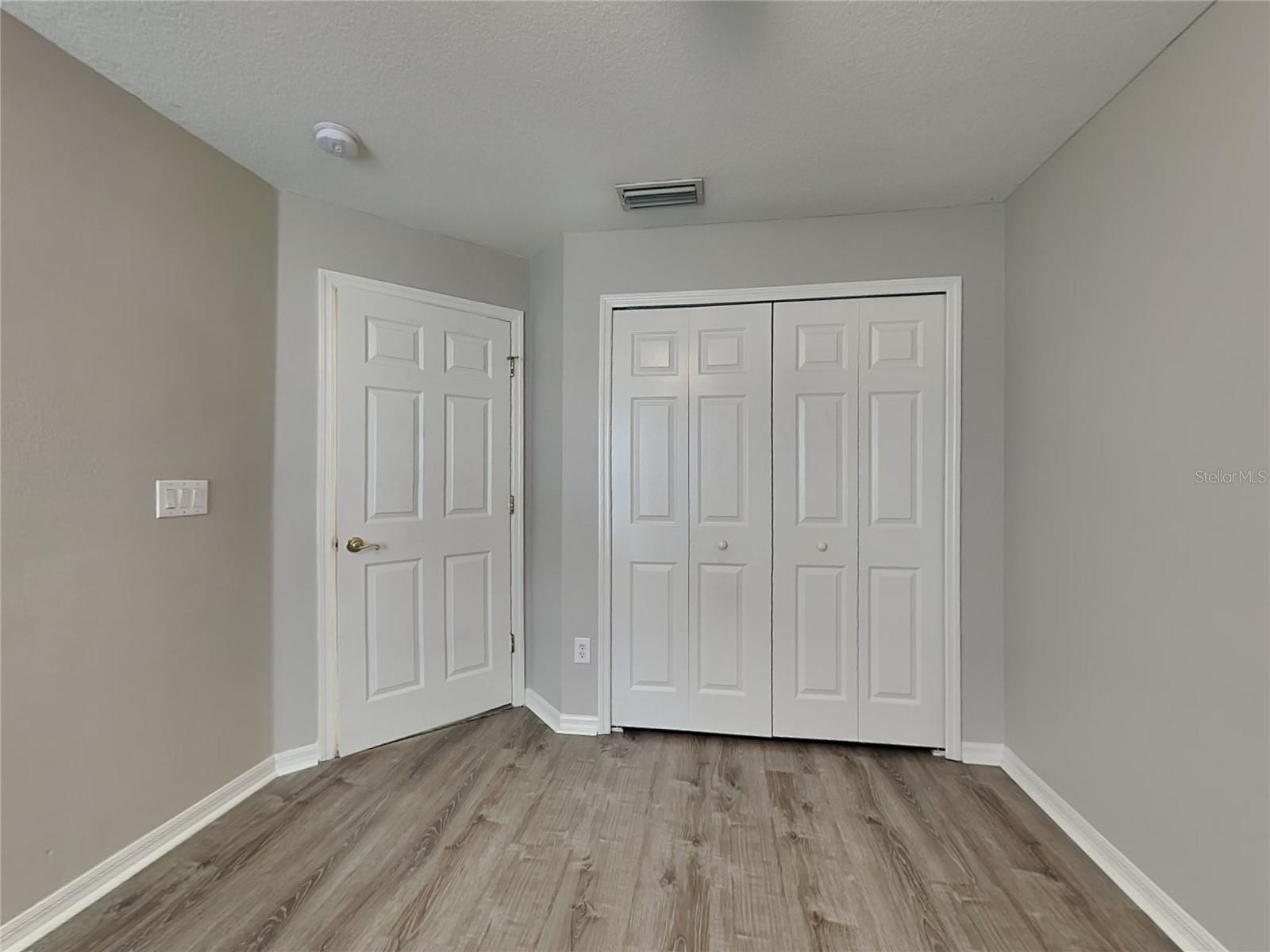 Image 18 of 23 For 5547 Braddock Drive