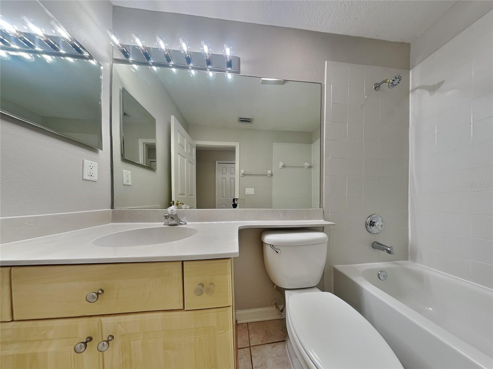 Image 20 of 23 For 5547 Braddock Drive