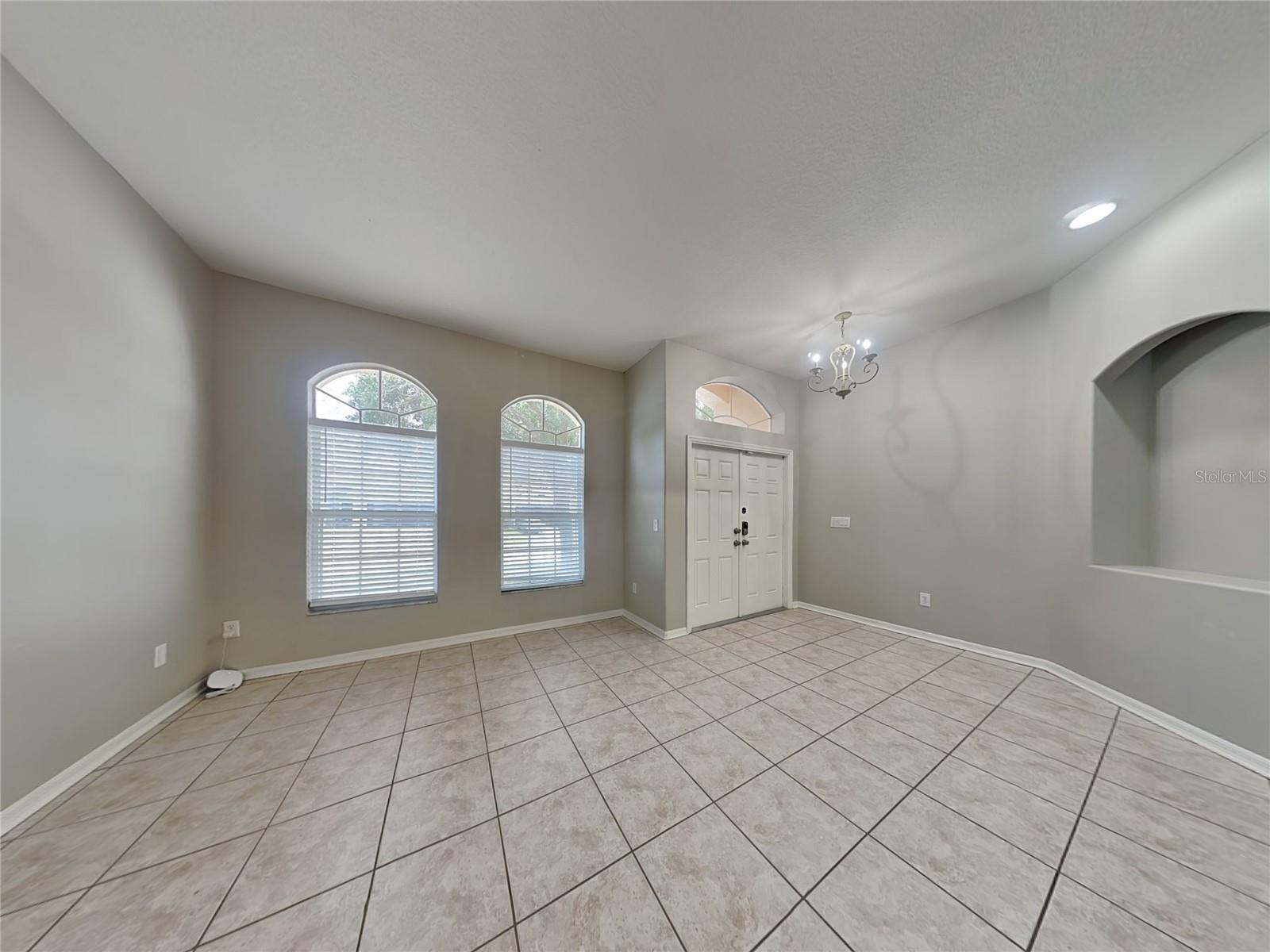 Image 4 of 23 For 5547 Braddock Drive