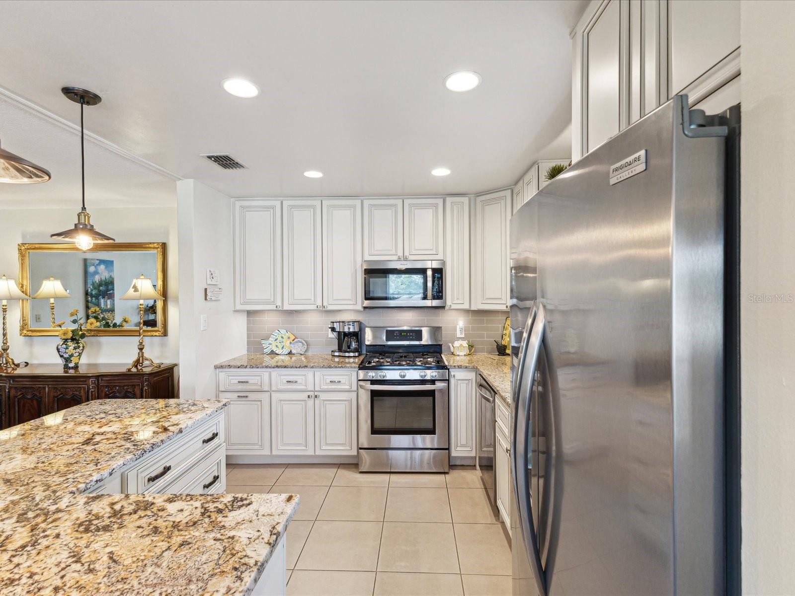 Image 5 of 19 For 5980 Terrace Park Drive N 214