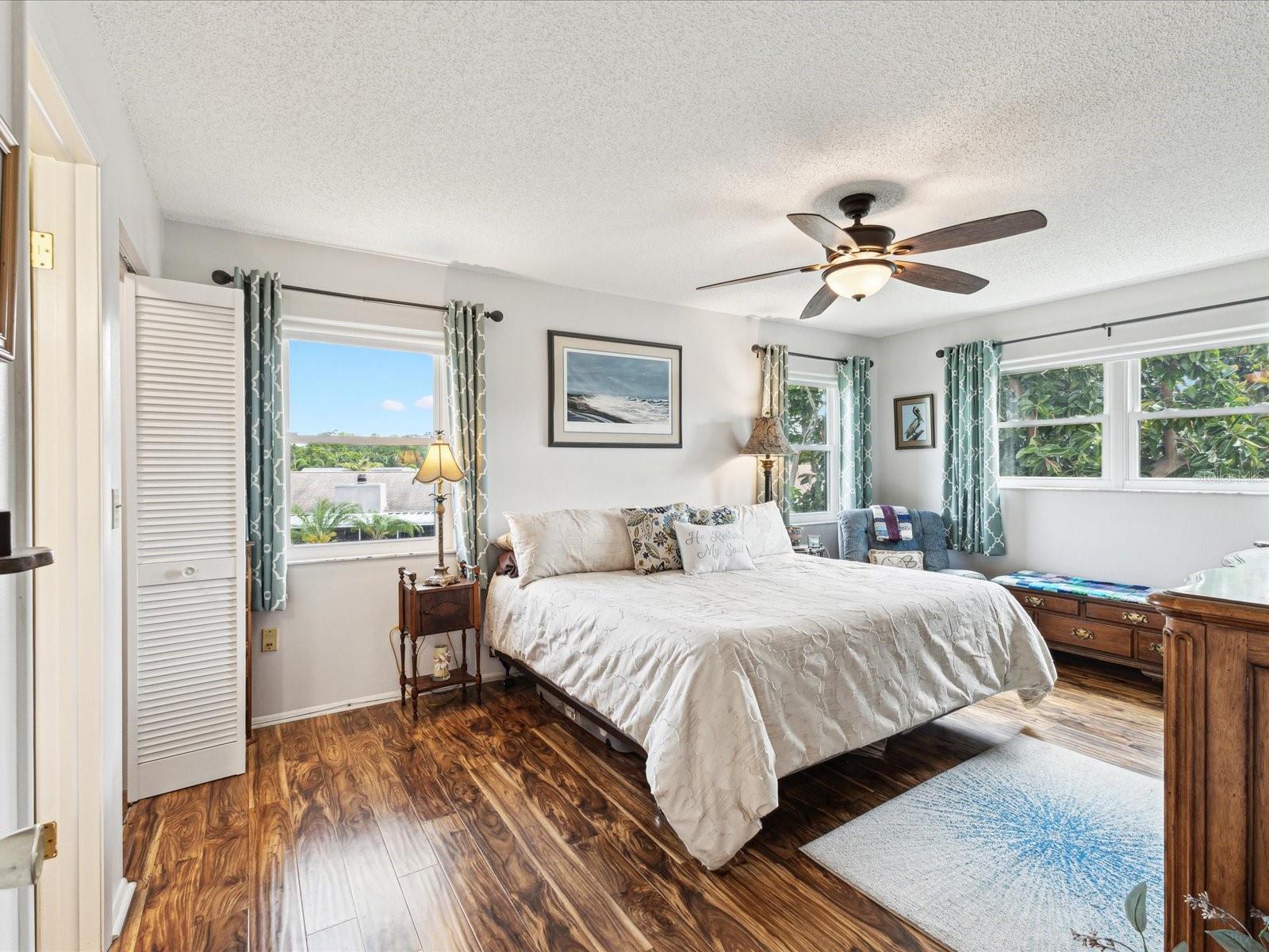 Image 8 of 19 For 5980 Terrace Park Drive N 214