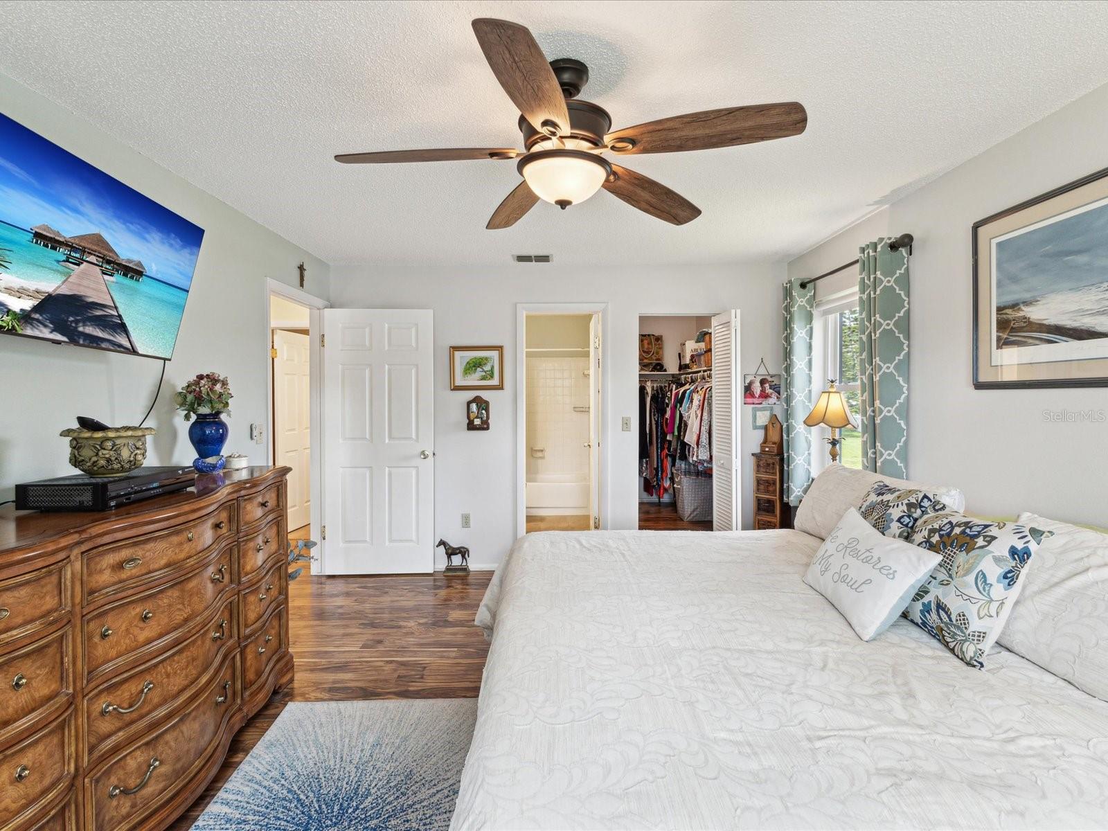 Image 9 of 19 For 5980 Terrace Park Drive N 214