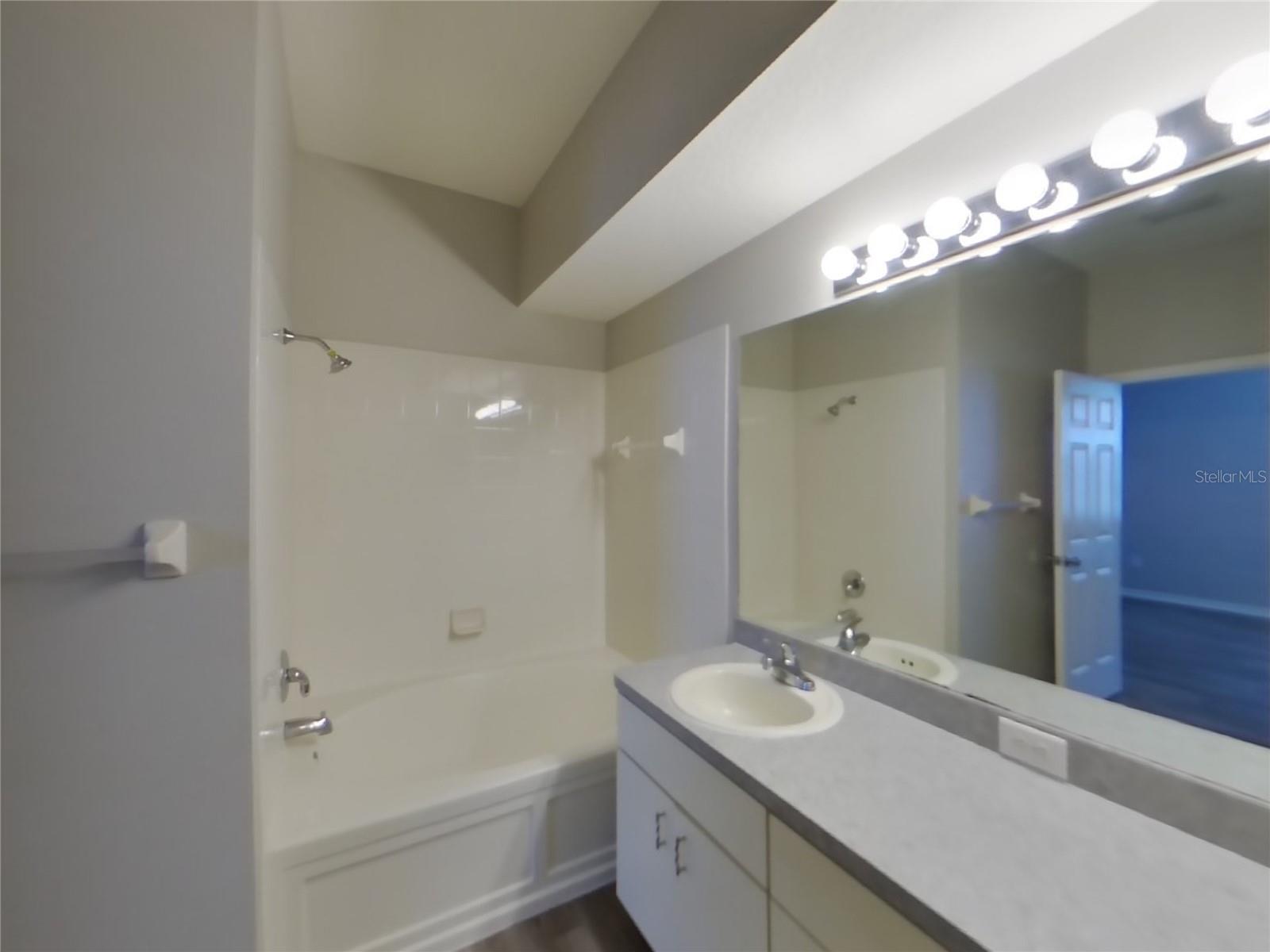 Image 10 of 16 For 6209 Crickethollow Drive