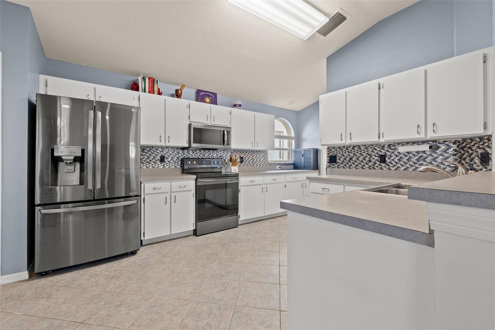 Image 13 of 39 For 8840 Cypress Hammock Drive