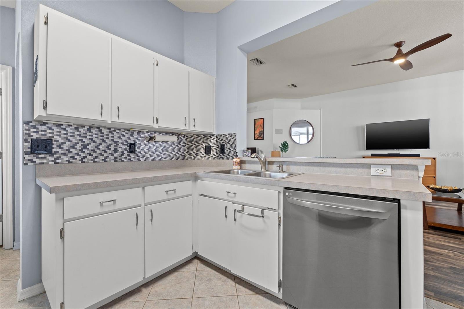 Image 16 of 39 For 8840 Cypress Hammock Drive