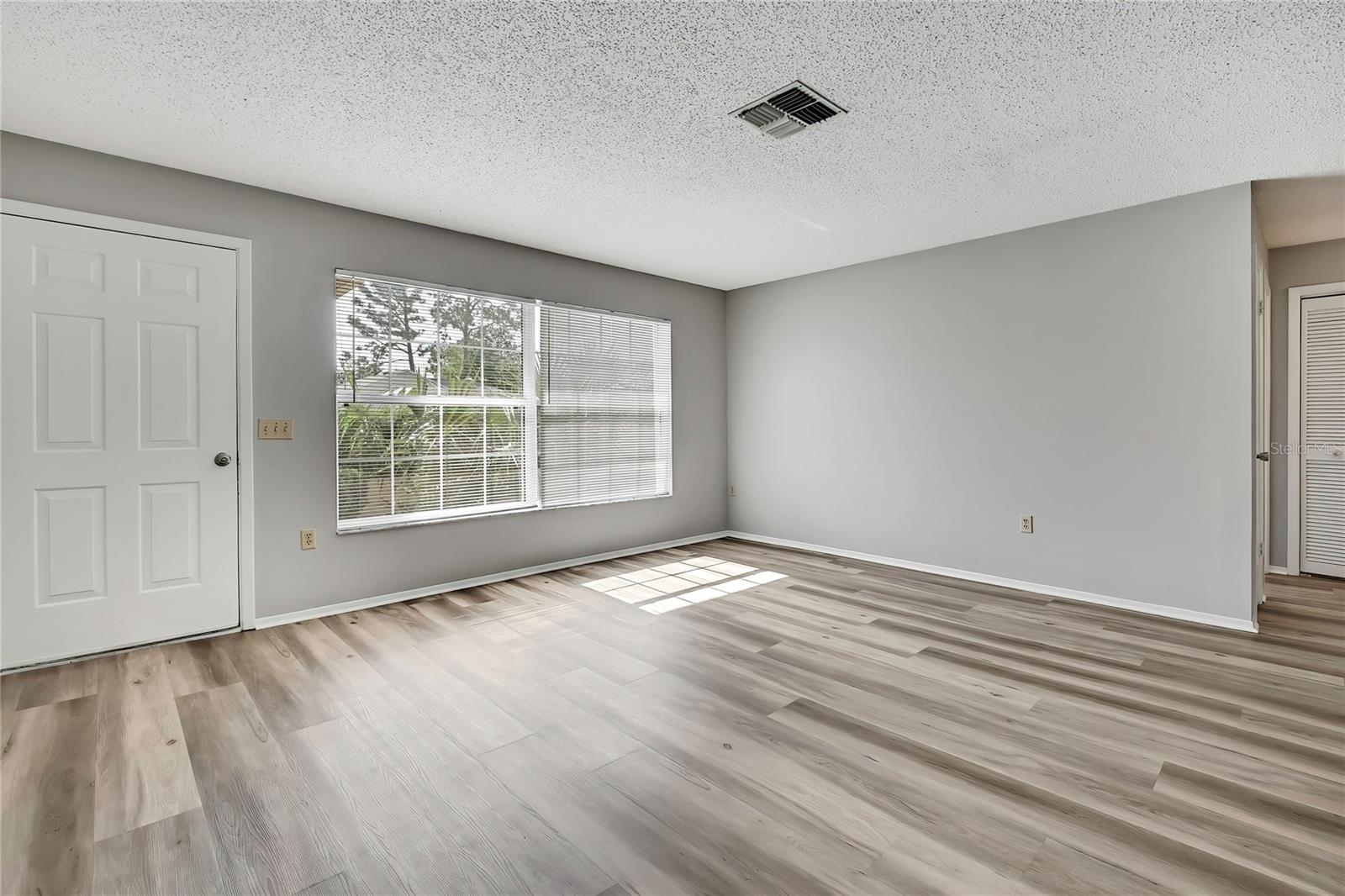 Image 4 of 39 For 2453 Keeport Drive