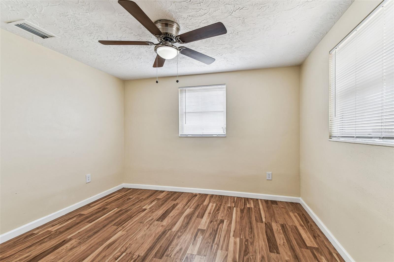 Image 15 of 61 For 5033 Tammy Lane