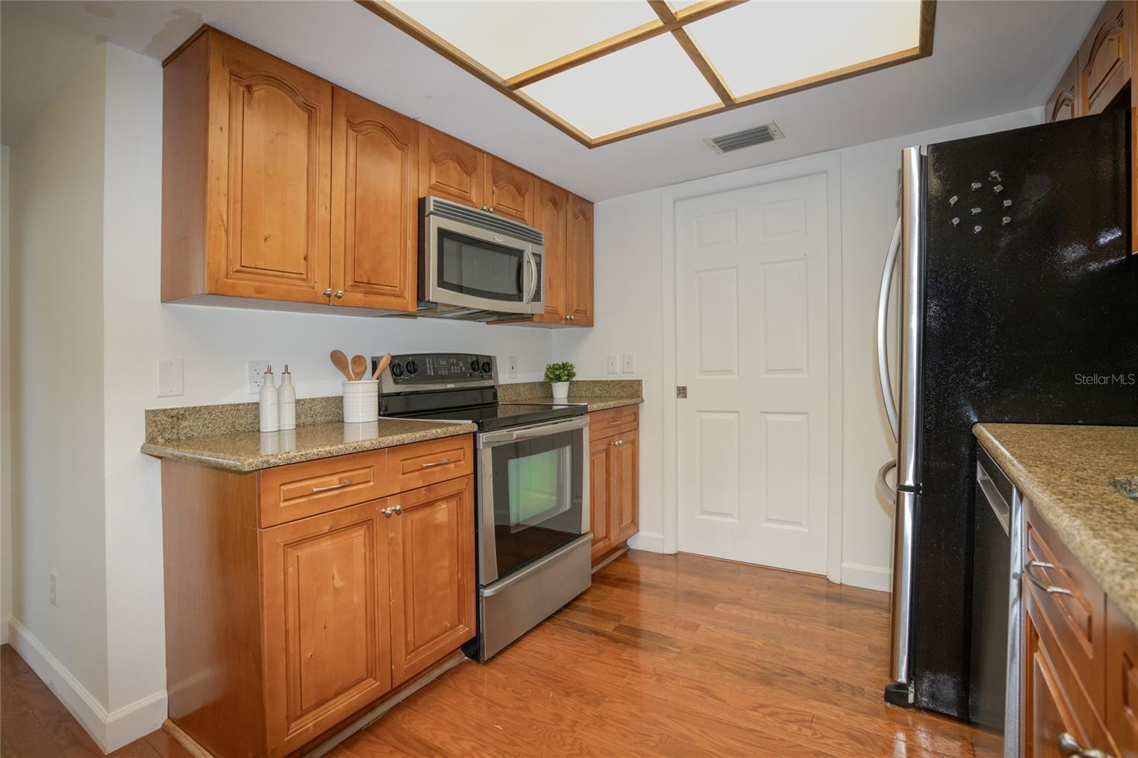 Image 13 of 29 For 13511 Avista Drive