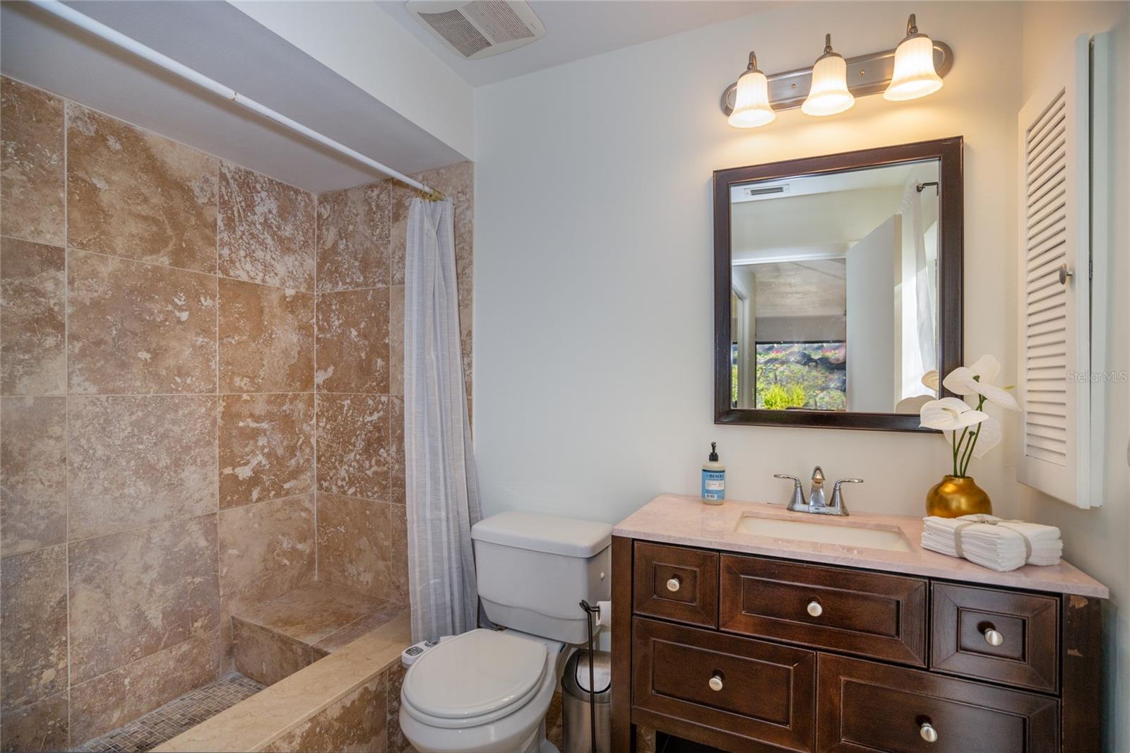 Image 16 of 29 For 13511 Avista Drive