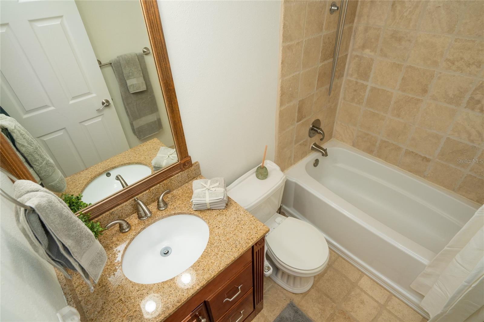 Image 19 of 29 For 13511 Avista Drive