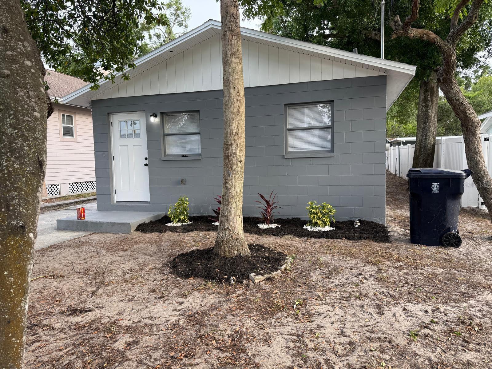 Listing Details for 305 Emma Street, TAMPA, FL 33603