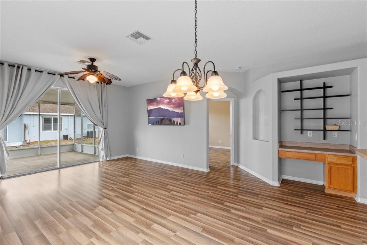 Image 14 of 32 For 6924 Surrey Hill Place