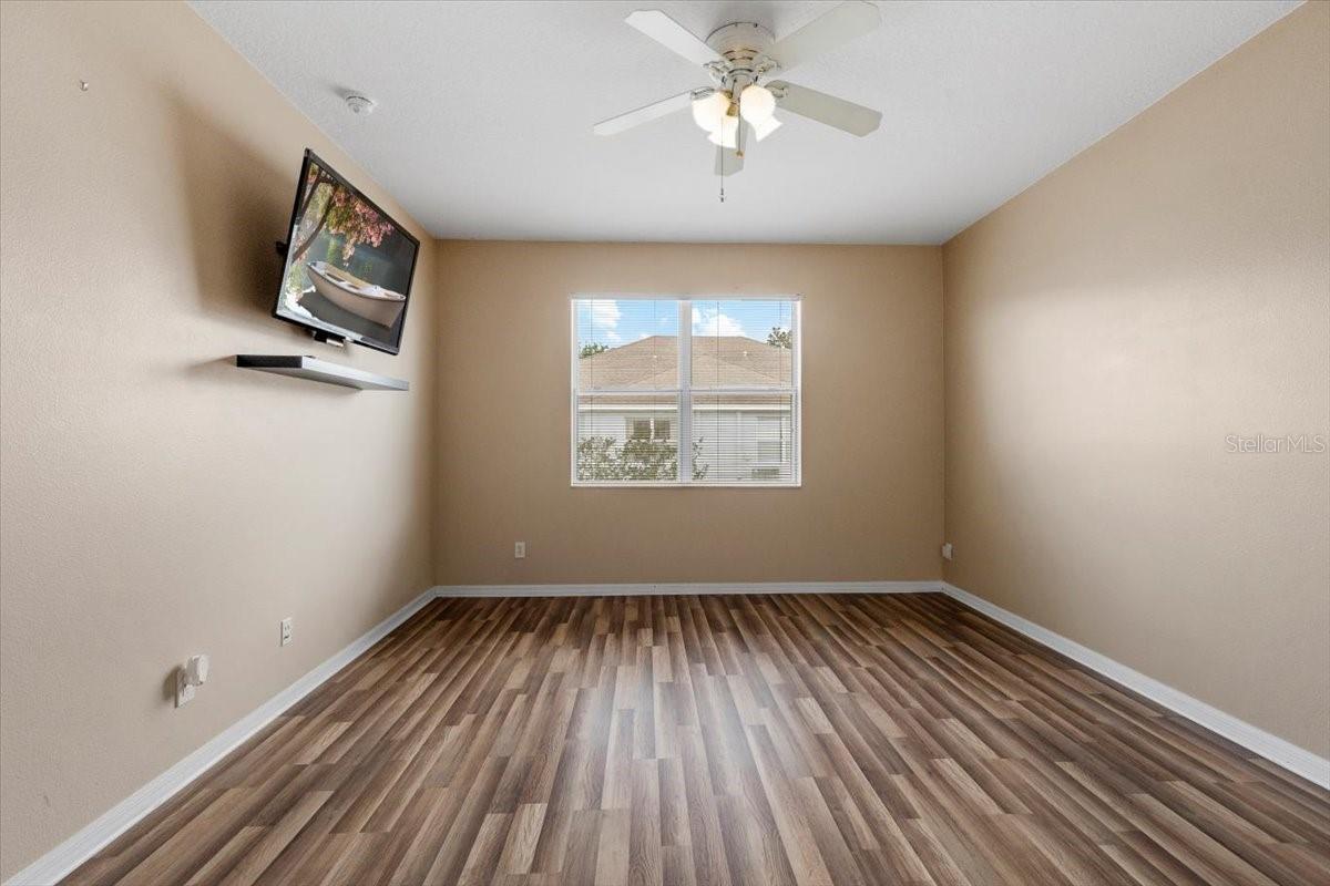 Image 16 of 32 For 6924 Surrey Hill Place