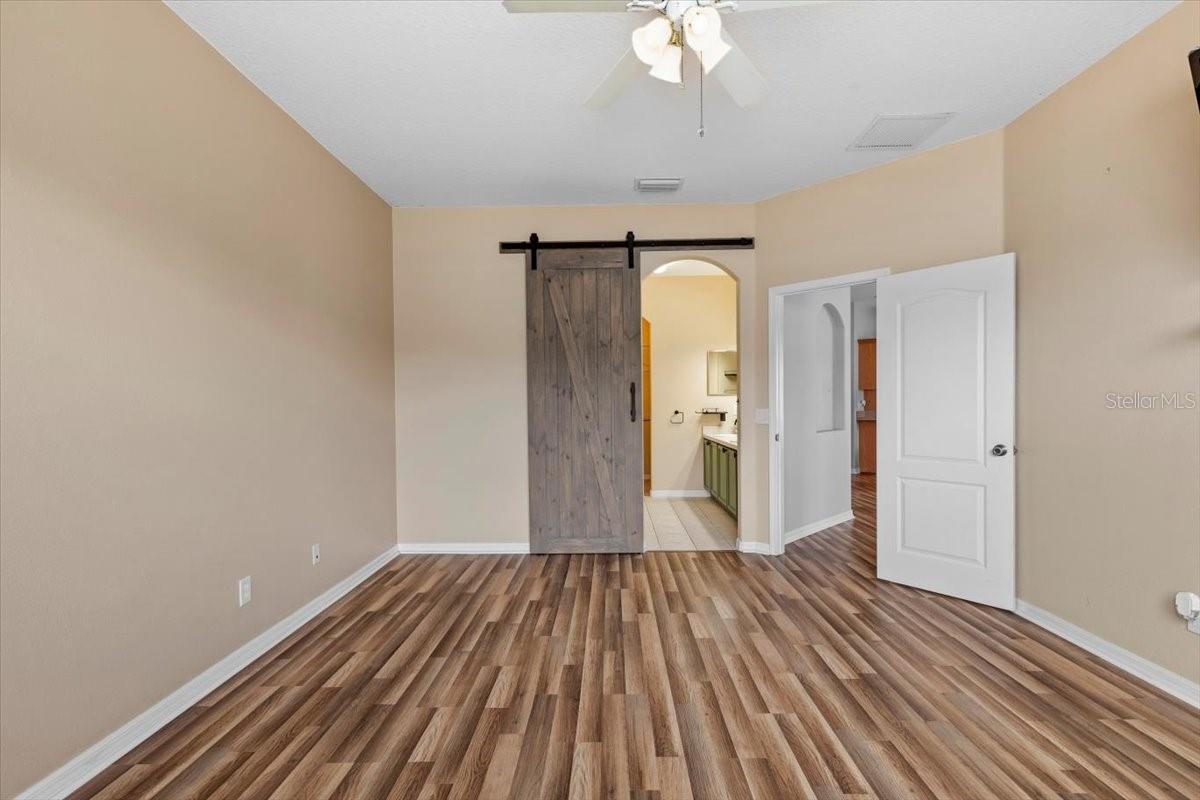 Image 17 of 32 For 6924 Surrey Hill Place